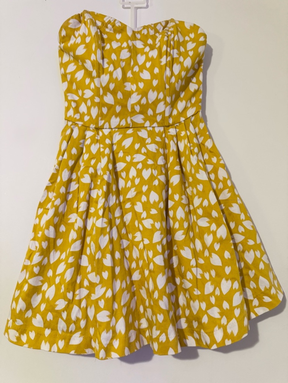 Material Girl Junior’s Pinup Strapless Heart Brushstroke Patterned Mini Dress